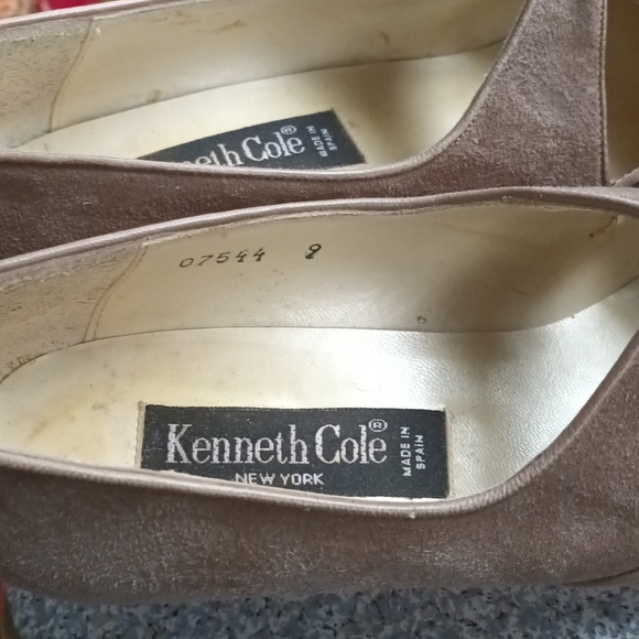 Kenneth Cole suede Mary Janes - Picture 6 of 9
